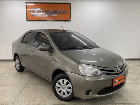 TOYOTA ETIOS 1.5 XS 16V FLEX 4P AUTOMÁTICO TOYOTA ETIOS 1.5 XS 16V FLEX 4P AUTOMÁTICO